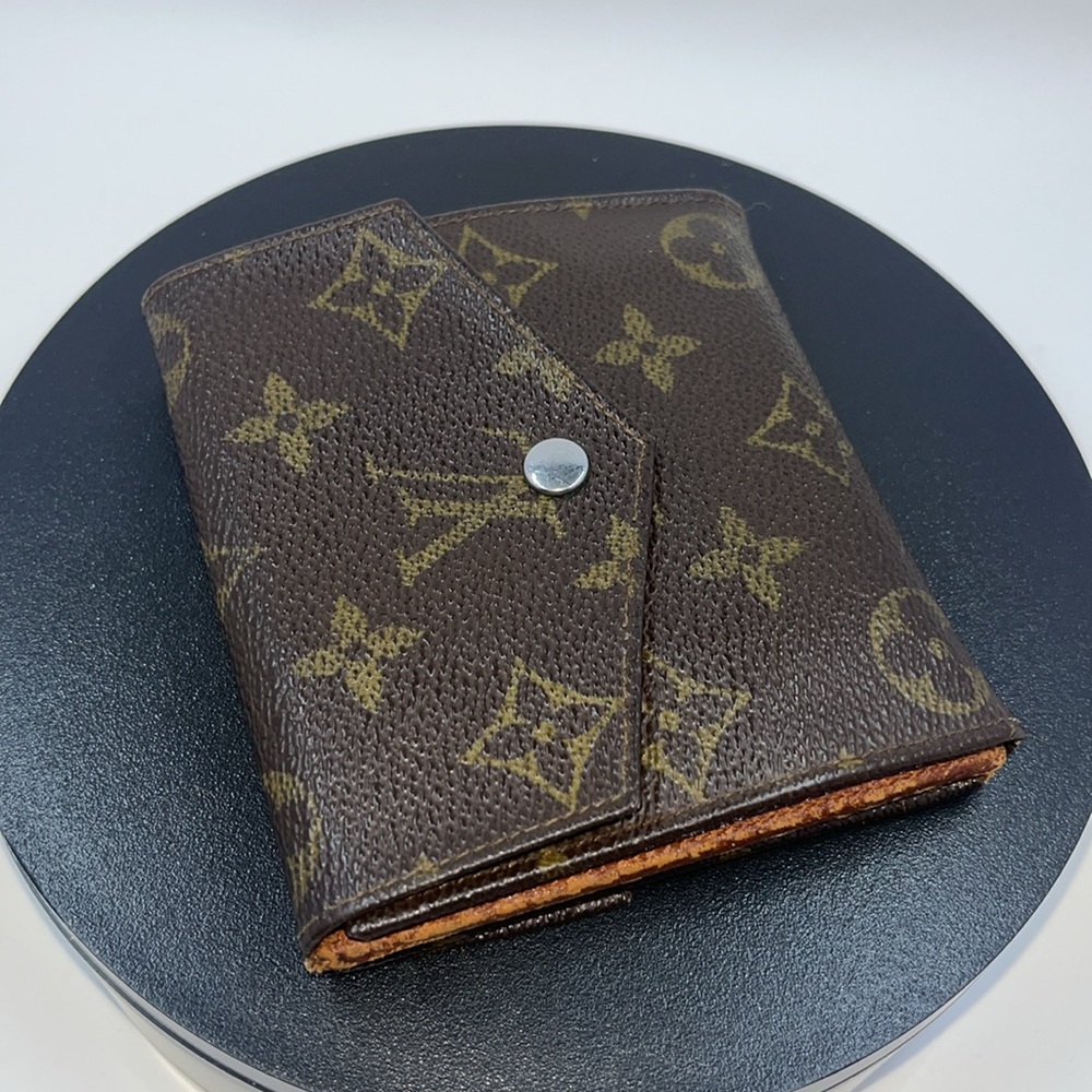 Authentic Lv - image 2